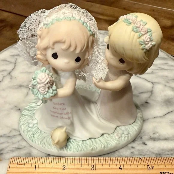 Precious Moments Sisters Are Tied Together With Heart Strings 2008 Wedding Bride - Picture 5 of 9